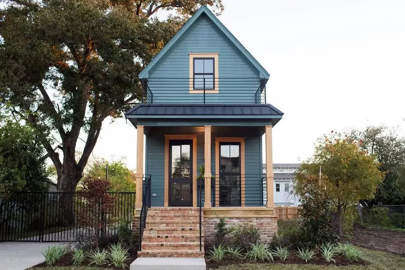 Image: The Shotgun House appeared on Season 3, Episode 12 of HGTV's Fixer Upper. The homeowners bought the house for $24,000 and are selling it for almost $1 million. Congrats.