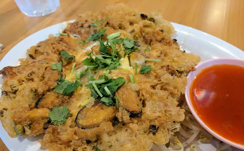 Image: 100 Favorite Dishes, No. 21: A One-of-a-Kind Seafood Omelet with Crunch
