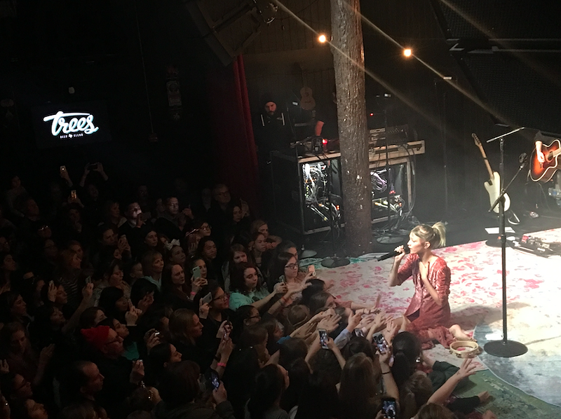 Image: Grace VanderWaal was wonderful as she sang to the sea of young girls — and some old men.