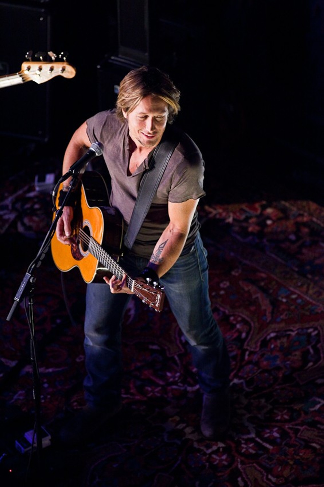 Keith Urban is coming to town.