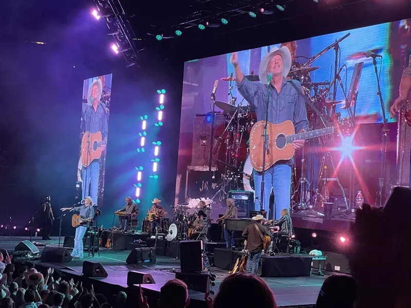 Image: It was an emotional farewell to a master songwriter at Alan Jackson's Dallas show on Saturday.
