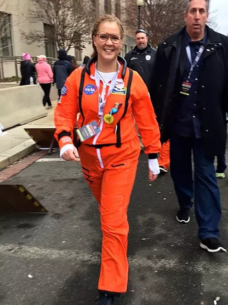 Image: Amy Schumer can't make her Dallas show because of a hospital visit.