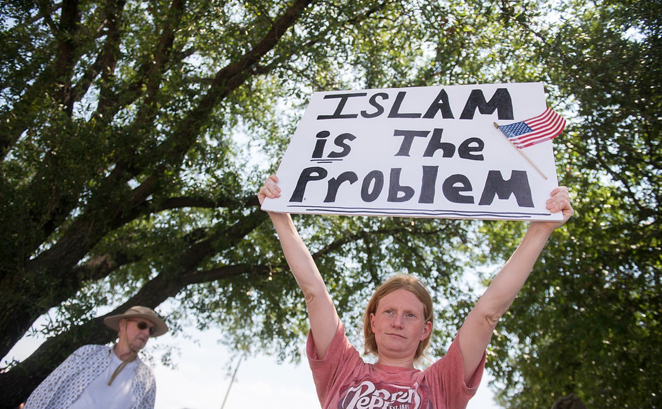 Anti-Sharia Protest in Richardson Draws Hundreds