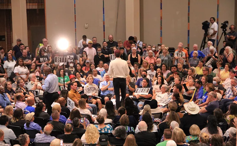Image: In Denton, Beto O'Rourke Blasts Greg Abbott over Border, Abortion and Power Grid
