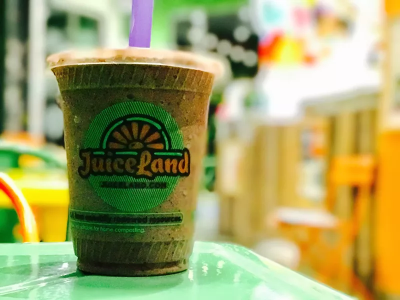 Image: The Originator (apple juice, banana, blueberry, cherry, peanut butter, brown rice protein, flax oil and spirulina) with an added $1 shot of CBD oil.
