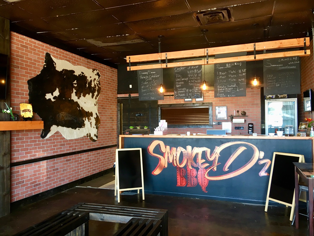 The interior at Smokey D'Z BBQ.