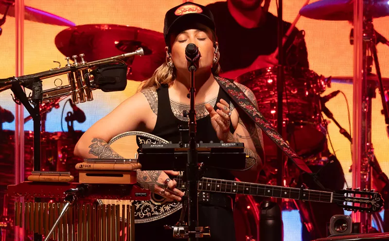 Image: Australian Multi-Instrumentalist Tash Sultana Takes Over Toyota Music Factory in Irving: Photos