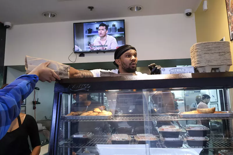 Image: Bam's had a large crowd the last days of business at his restaurant in Irving.
