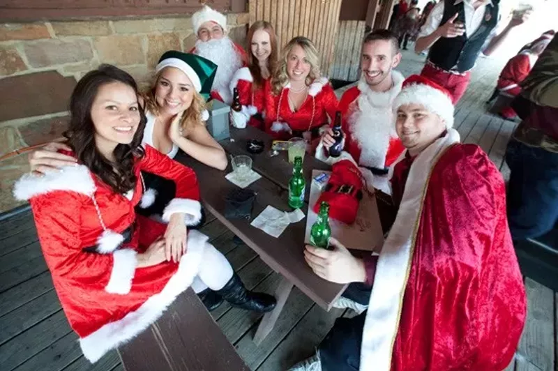Image: Santa! Bar! Crawl!