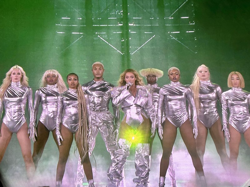 Beyoncé brought an inspiring vision of a better future to AT&T Stadium on Thursday.