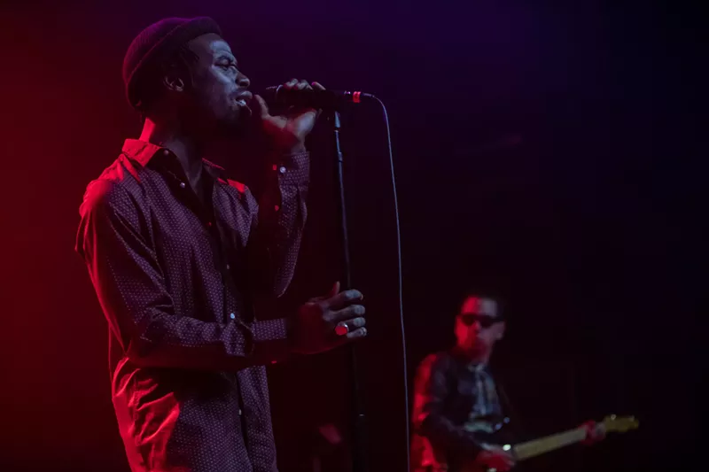 Image: Eric Burton and Black Pumas play Dallas' Canton Hall.