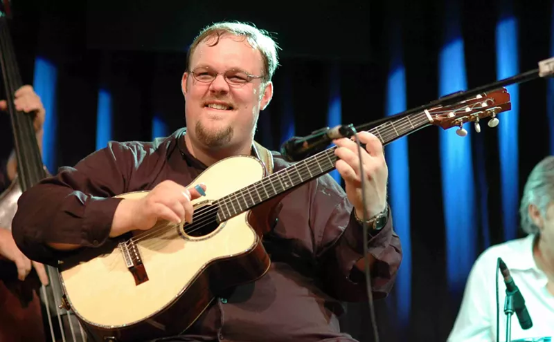 Image: British Fingerstyle Guitarist Richard Smith Brings World-Class Guitar to Songbird Live