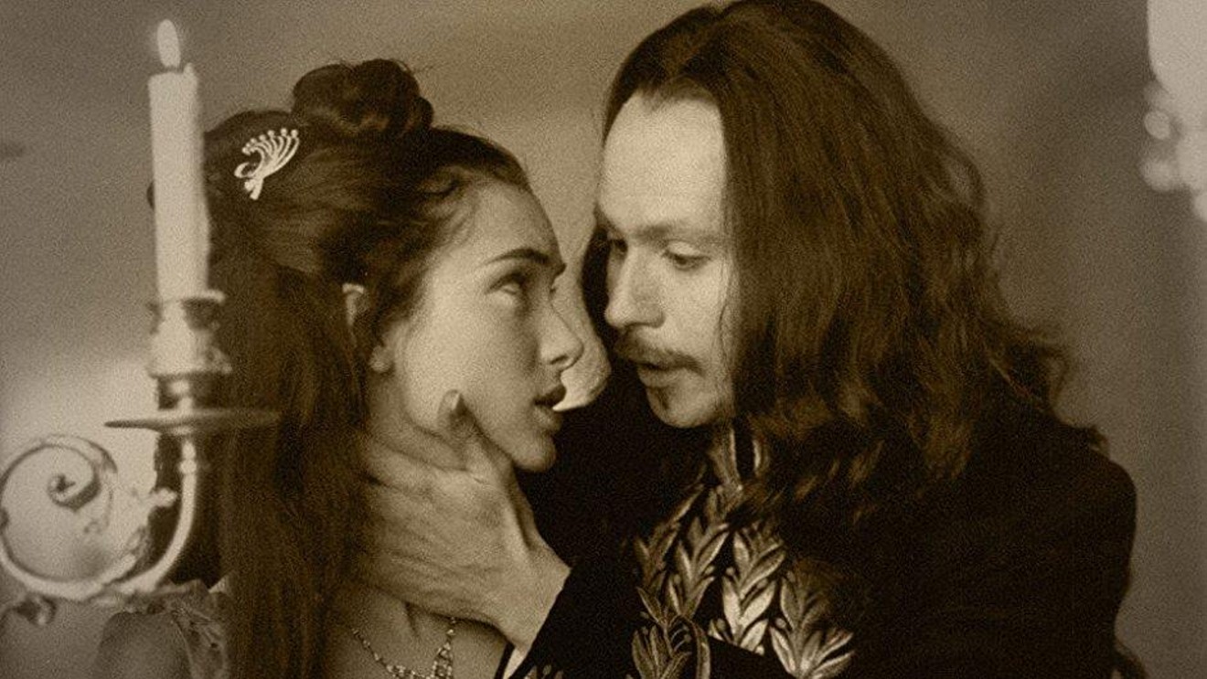 Bram Stoker's Dracula screens at Texas Theatre Tuesday with a live ballet performance.