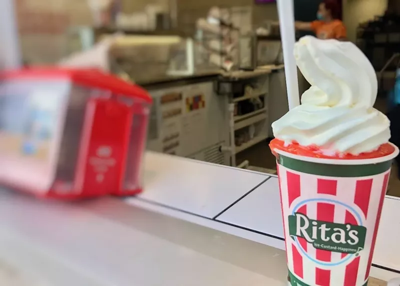 Image: A mango and vanilla gelati