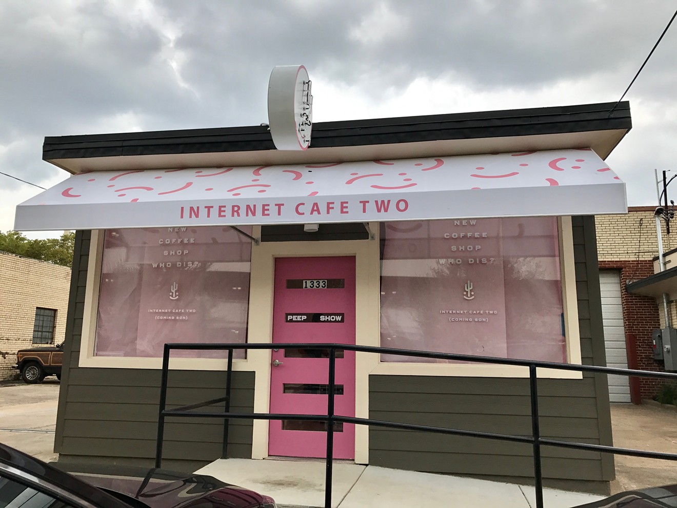 For the last few weeks, Oak Cliffers have been curious about this forthcoming coffee shop that mysteriously popped up on Plowman Avenue.