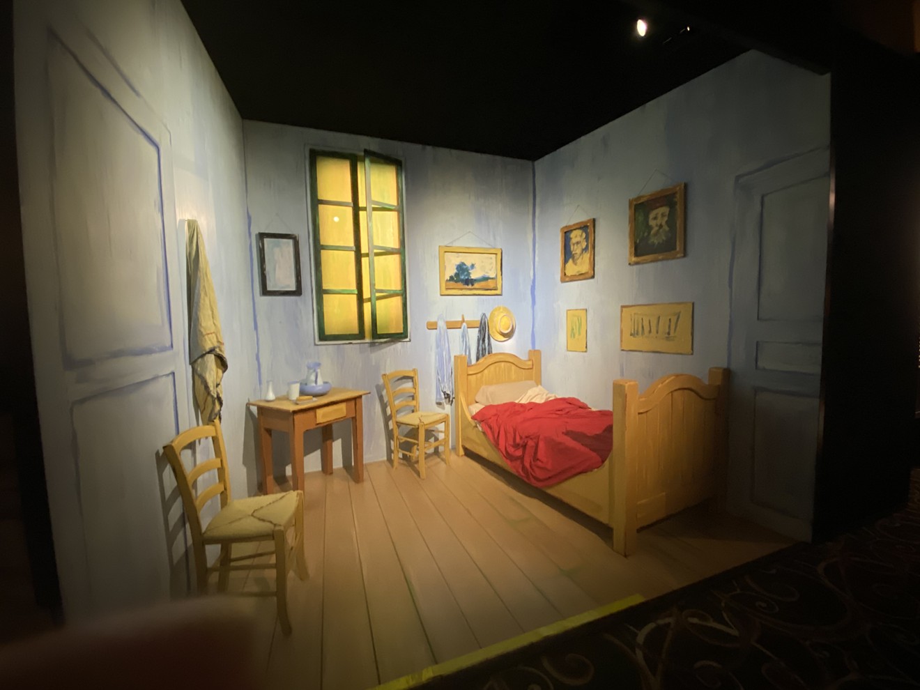 This room in Arlington Van Gogh looks familiar.