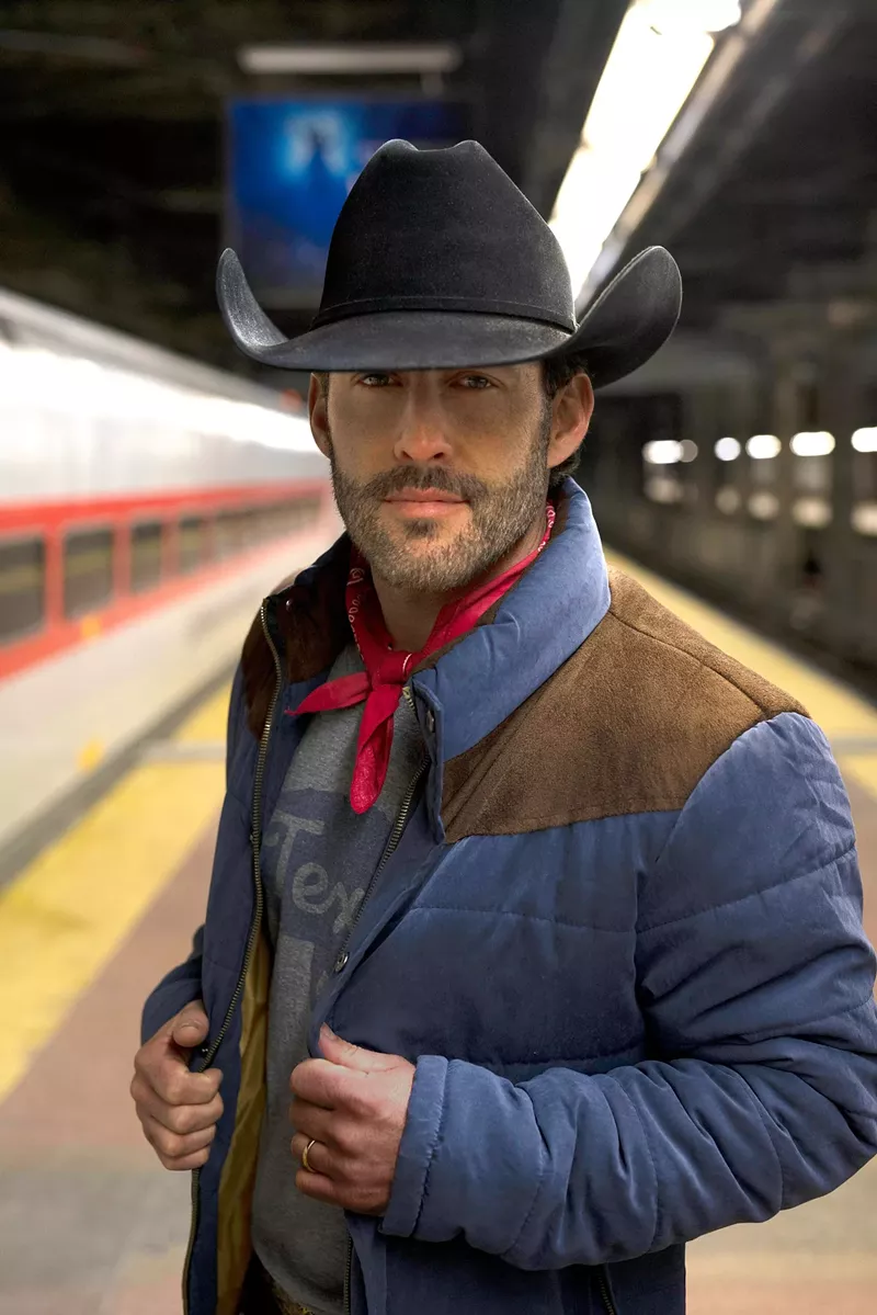 Image: Country musician Aaron Watson looks back on 20 years with a 20-song album.