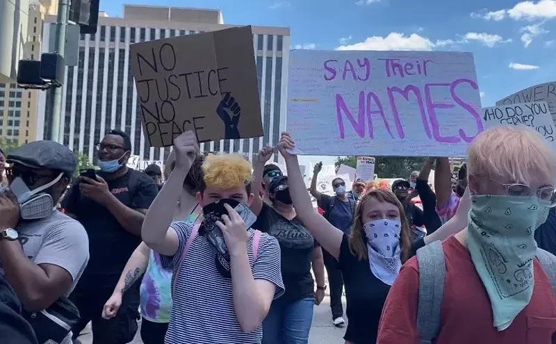 Image: Dallas Activists on How to Plan, Prepare for and Behave at a Protest