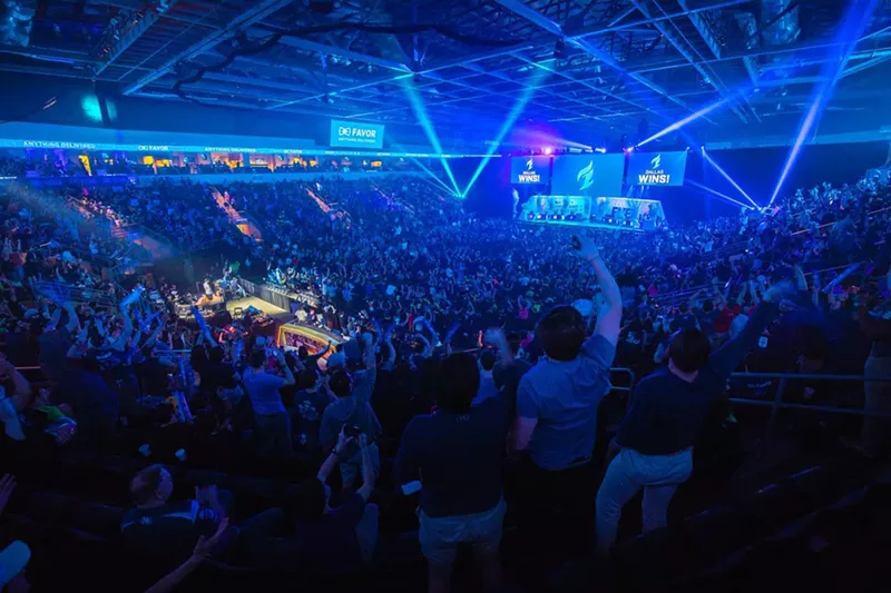 Image: The crowd at the Allen Events Center erupts in cheers for another Dallas map win.