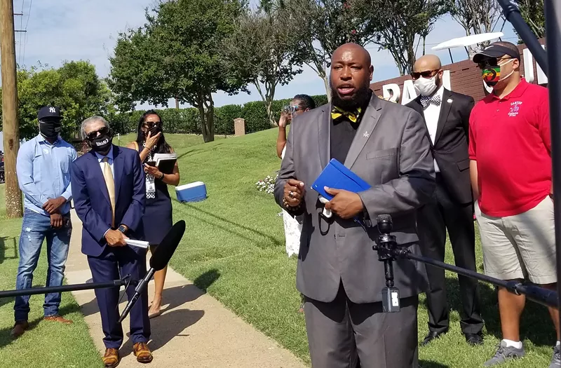 Image: Dallas ISD trustee Maxie Johnson speaks at a press conference Tuesday morning.