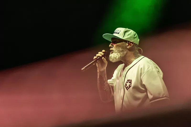 Image: Fred Durst leads the charge at the Loserville Tour.
