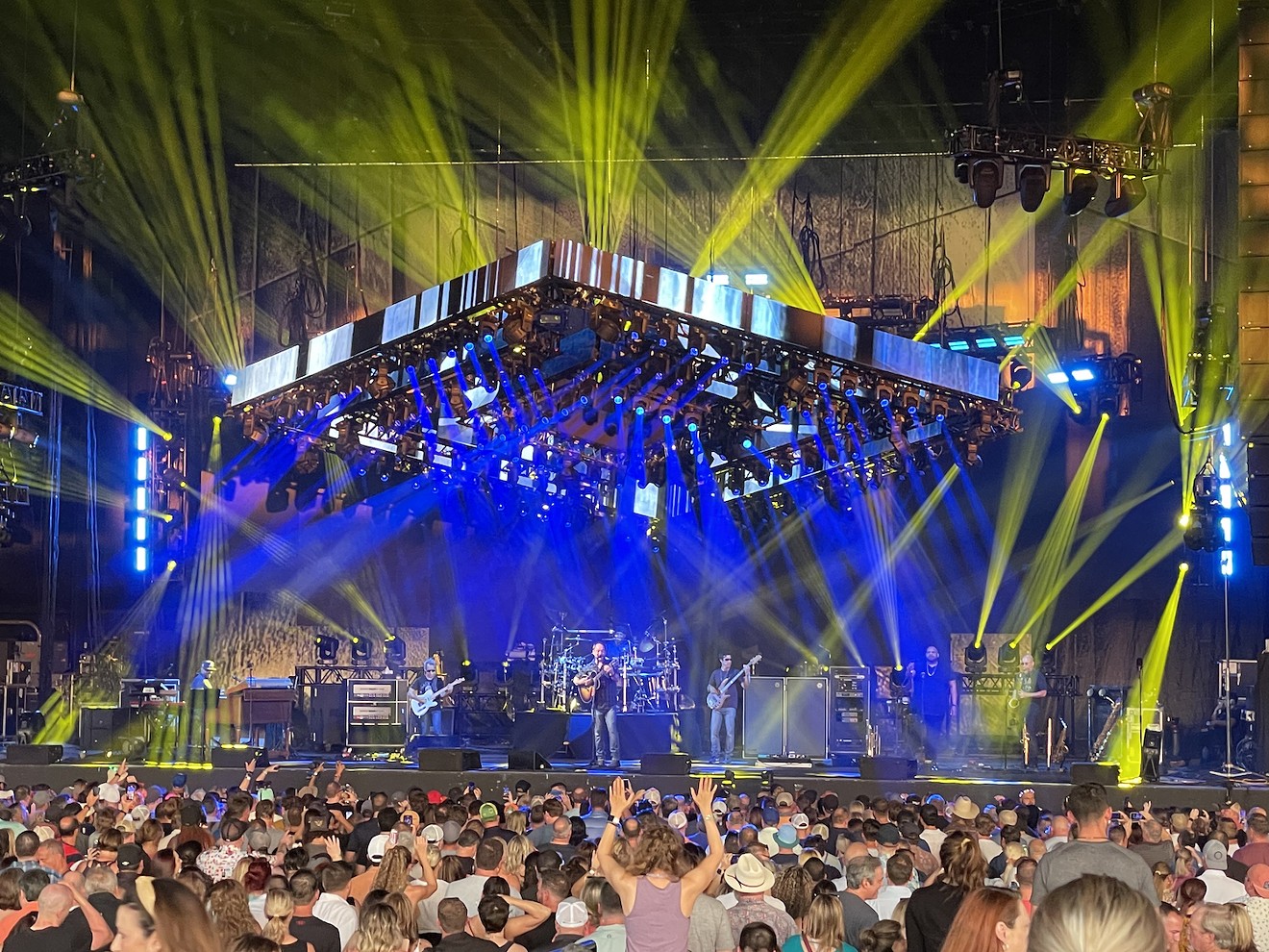 Like robins returning with warm weather, Dave Matthews Band is a regular summer visitor to North Texas — and sings much better.