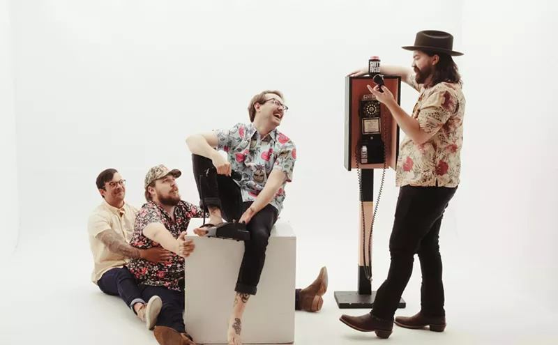 Image: Dead Words Rides the Waves of Life With a New EP
