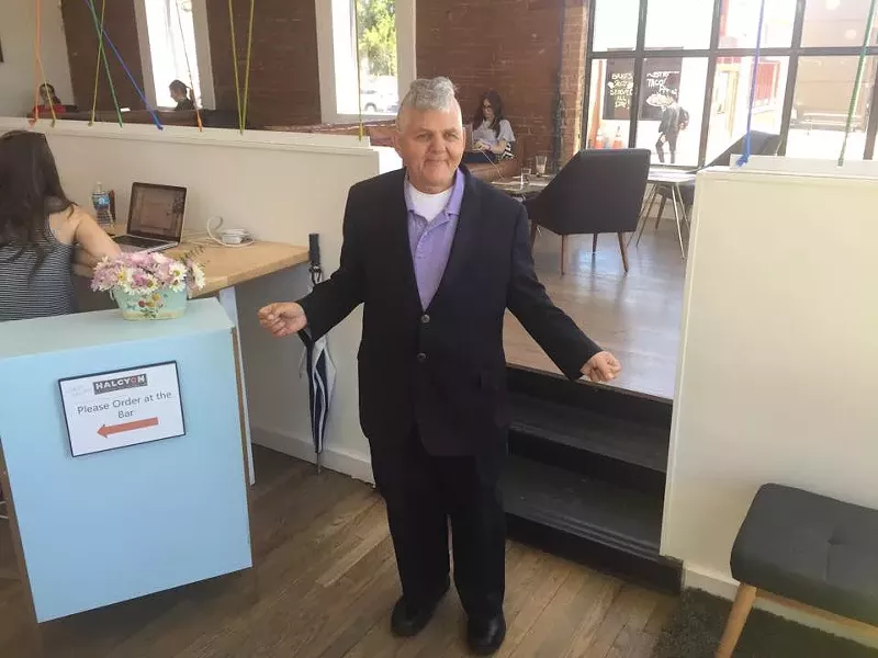 Image: "Keyboard Bob" Crawford says he's feeling fine after getting out of the hospital for a serious kidney infection.