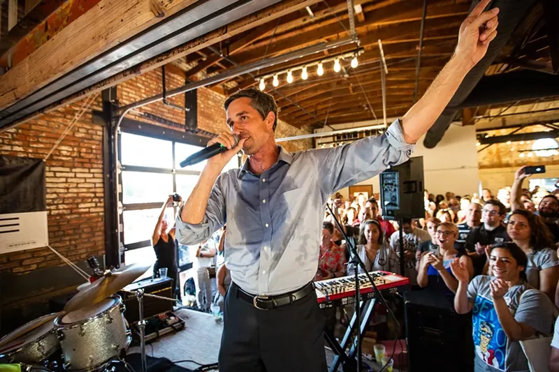 Image: Lock up your daughters and sons and husbands and wives because Beto O'Rourke is hot!
