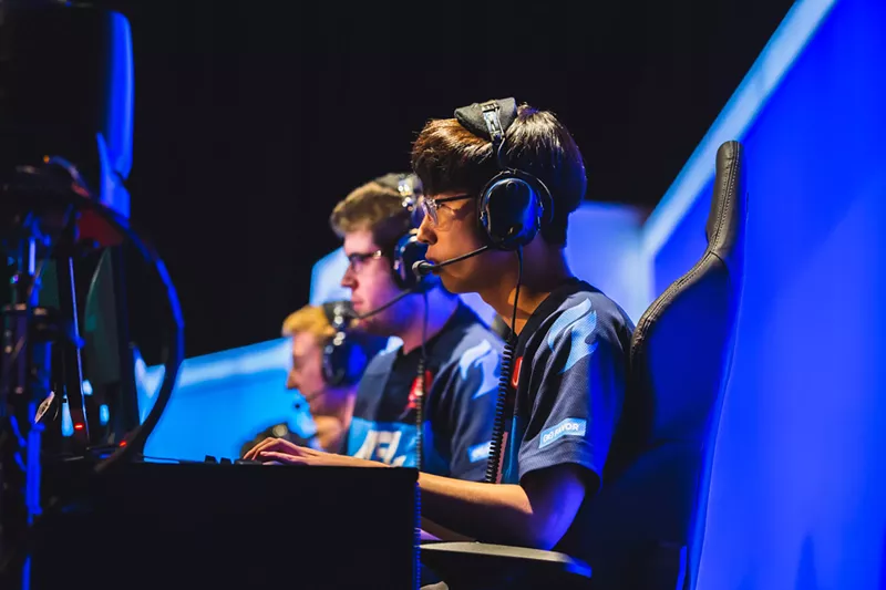 Image: Wonsik "Closer" Jung and William "Crimzo" Hernandez focus on the current match during the Dallas Fuel's first weekend of the 2020 OWL season.