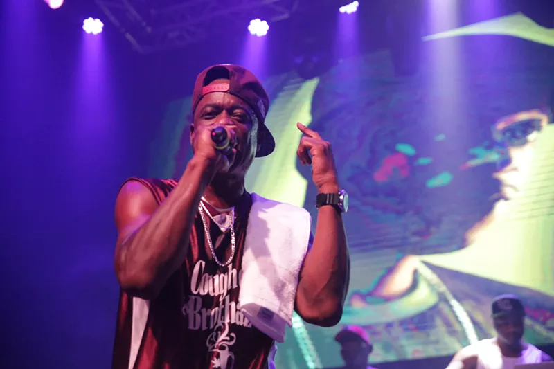Image: It was hard to see Devin the Dude through all the smoke.