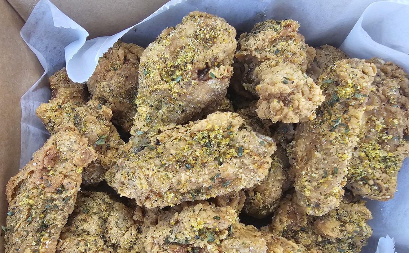 Discovering the Best Lemon Pepper Wings in Dallas at Hotsome Chicken