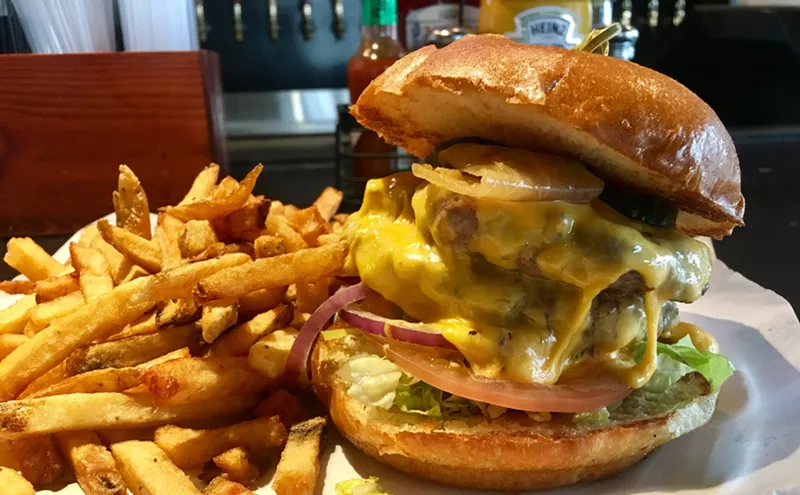 Image: Dot's Hop House Resurrected the Ancient Club Schmitz Grill — and its Burger, Too