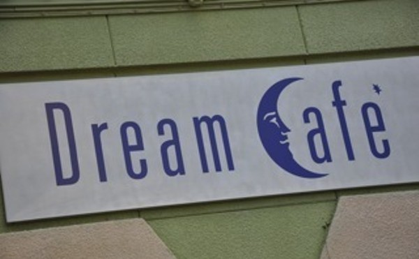 Dream Caf&eacute;