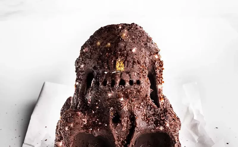 Image: Dude, Sweet's New Chocolate Skull Is Made With Edible Glitter and a Gold Tooth