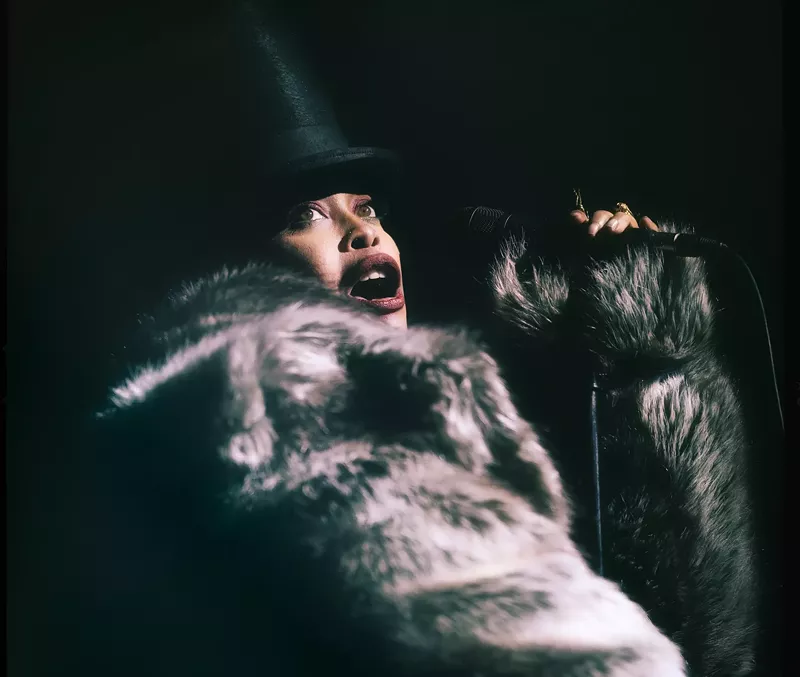 Image: What do Badu's party and a Samuel Beckett play have in common? There's some waiting going on.