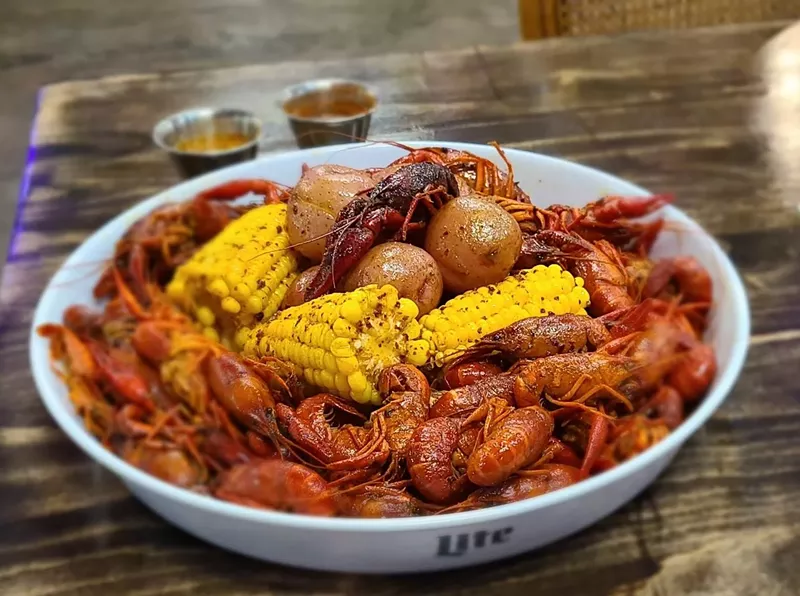 Image: Crawfish boil at Bongo Beaux's