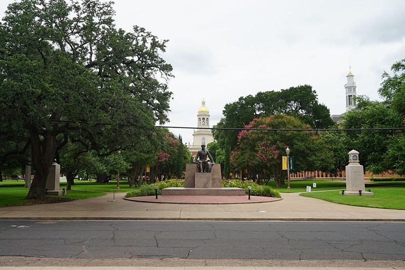 Founders Mall and Pat Neff Hall on the campus of Baylor University in Waco.