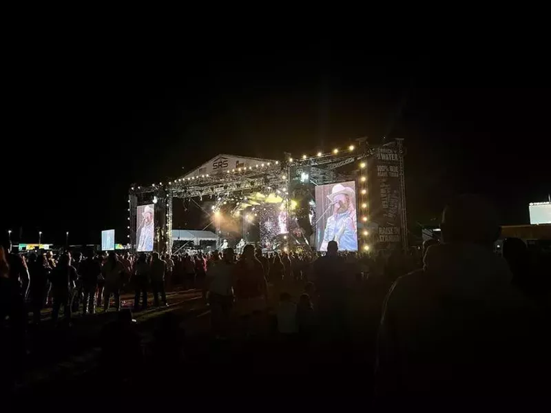 Image: Gordy's HWY 30 Music Festival in Fort Worth followed last year's lineup of country superstars like Zach Bryan with non-country non-superstars like Vanilla Ice.