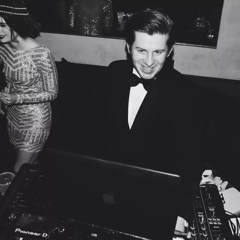 Image: Blake Ward hosts Disco, TX.
