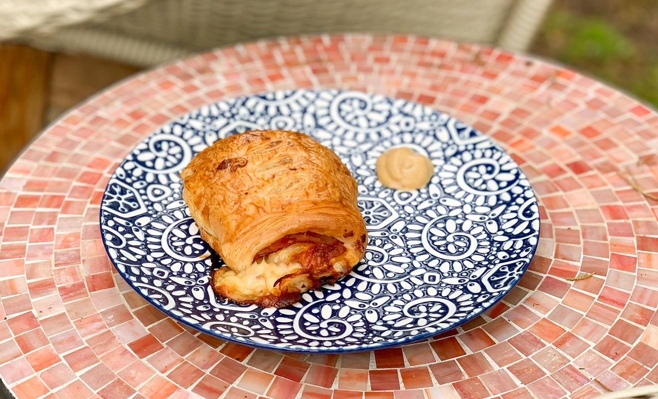 This lunch, a ham-and-cheese croissant from Bisous that I baked at home, made my day.