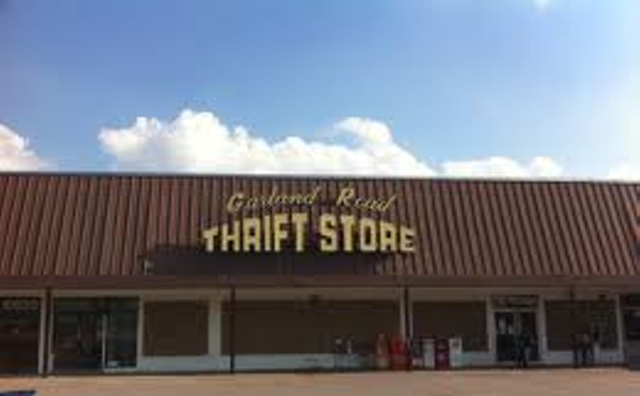 Stein Mart shopper buys out store, donates clothing to Guadalupe Resale  Shop