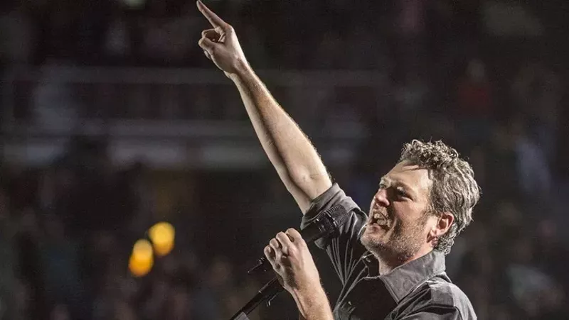 Image: Black Shelton at a concert
