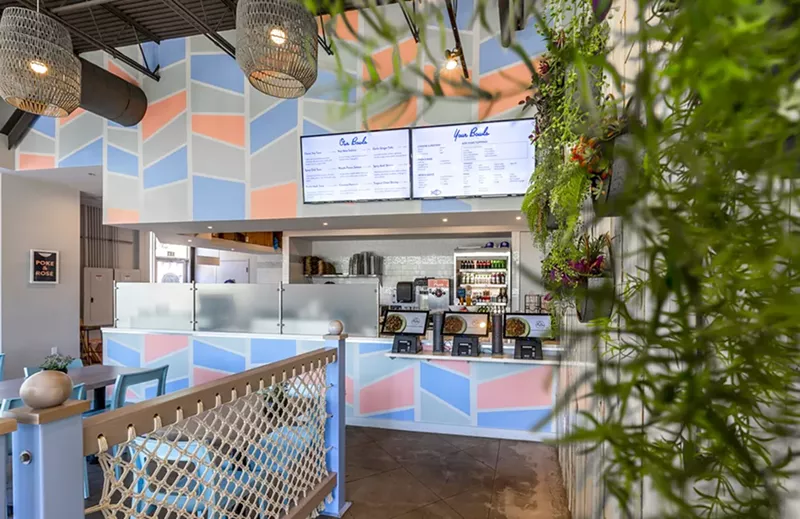 Image: Malibu Poke's bright sunlit space on Oak Lawn Avenue