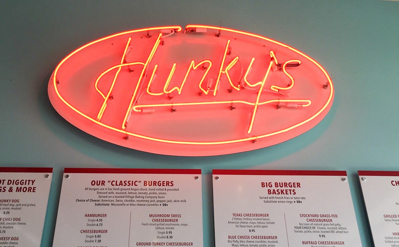 Hunky's in Oak Lawn Celebrates 40 Years of Burgers and Belonging