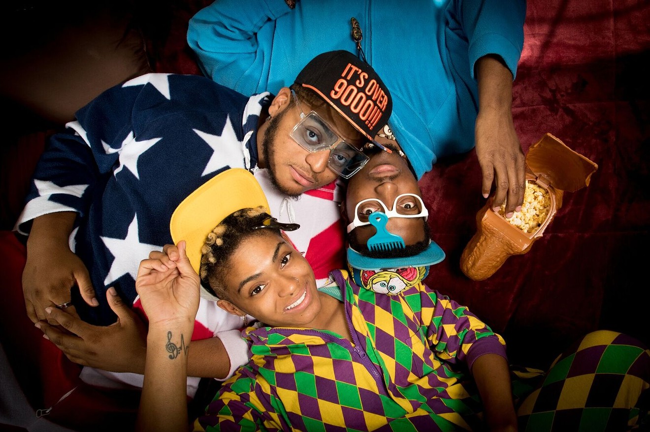 That's Kwinton Gray in the American flag onesie, KJ in the blue onesie, and Kierra with the yellow hat.