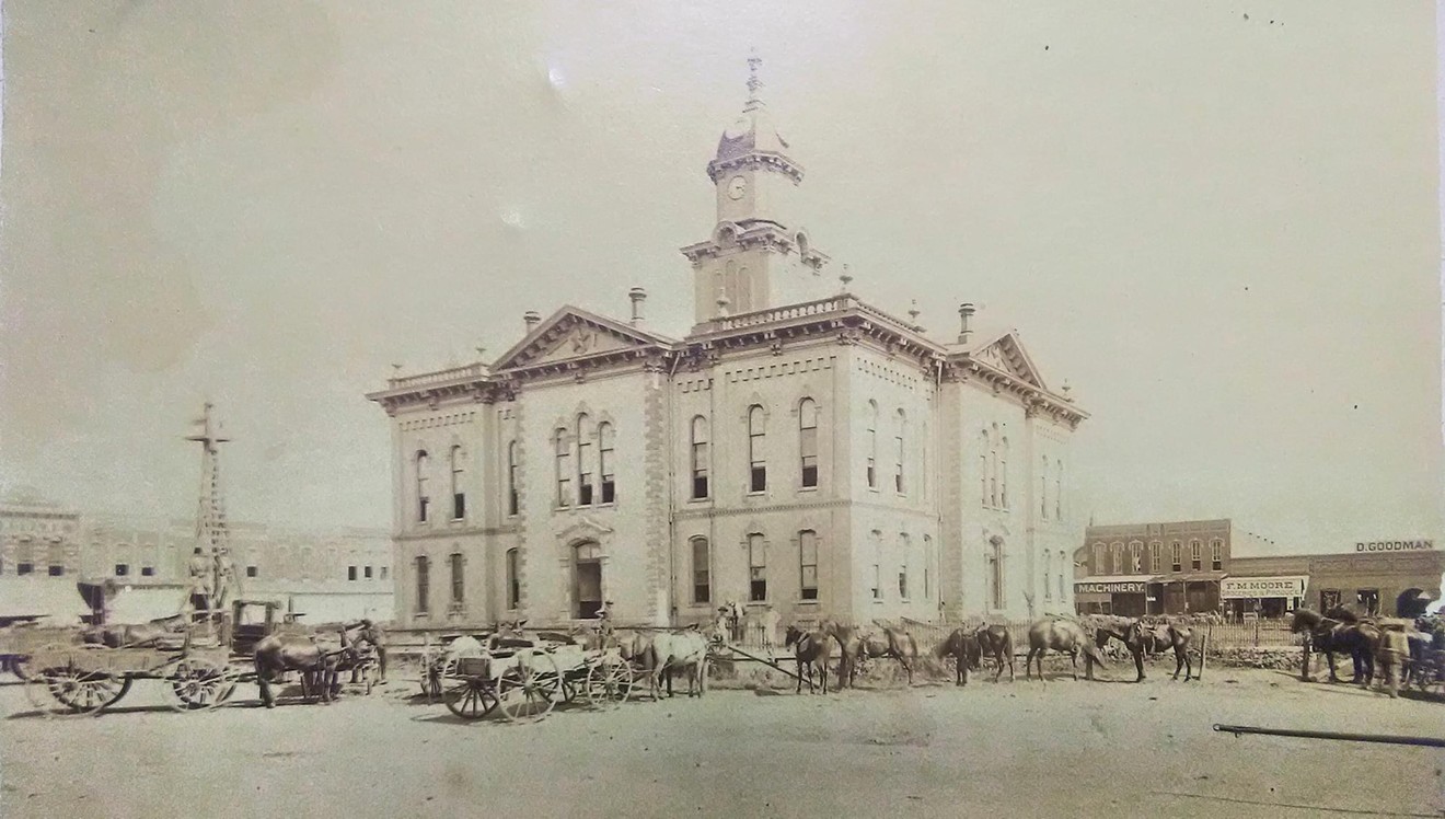 An angry mob destroyed the original Grayson County Courthouse.