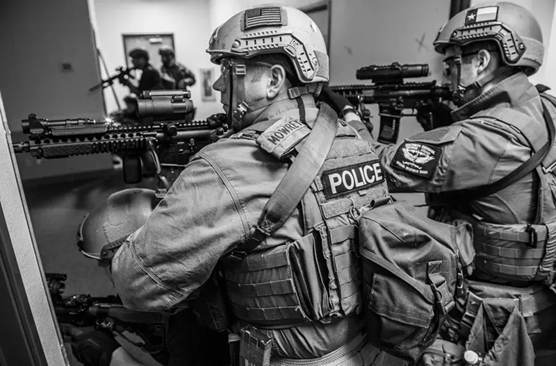 Image: Police in a training exercise