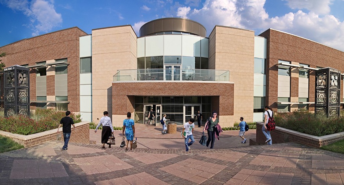 Northlake College's C Building