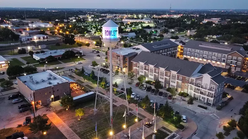 Image: After a contentious City Council meeting in Rowlett, the city decided to keep its Pride Month proclamation and light up the water tower through June in celebration.